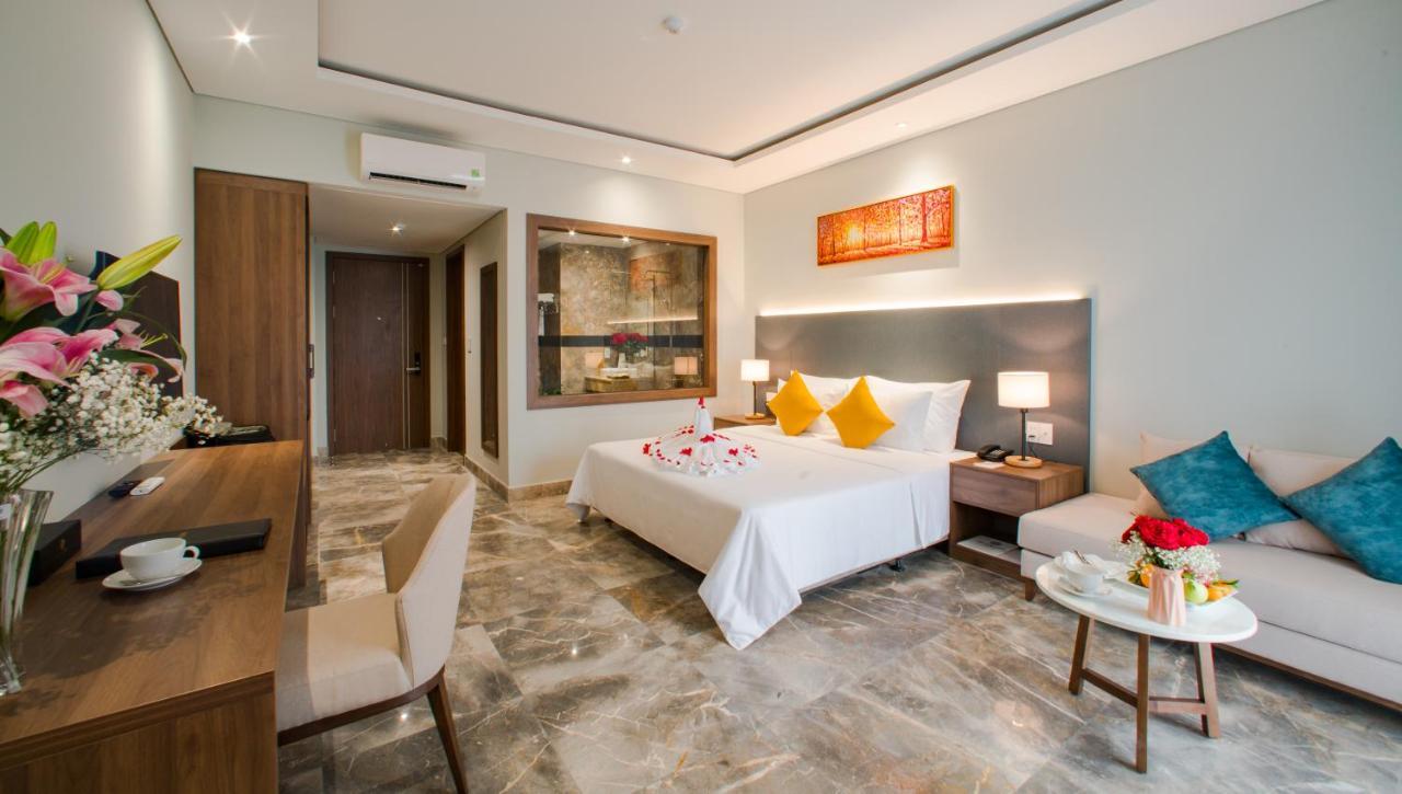 Phu Thang Grand Hotel Duc Hoa Esterno foto